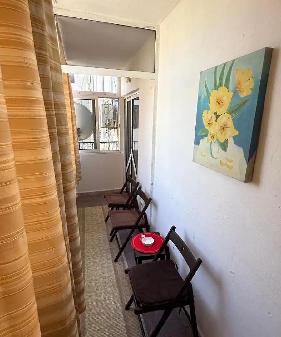 Cozy Breeze Central Apartment Durrës