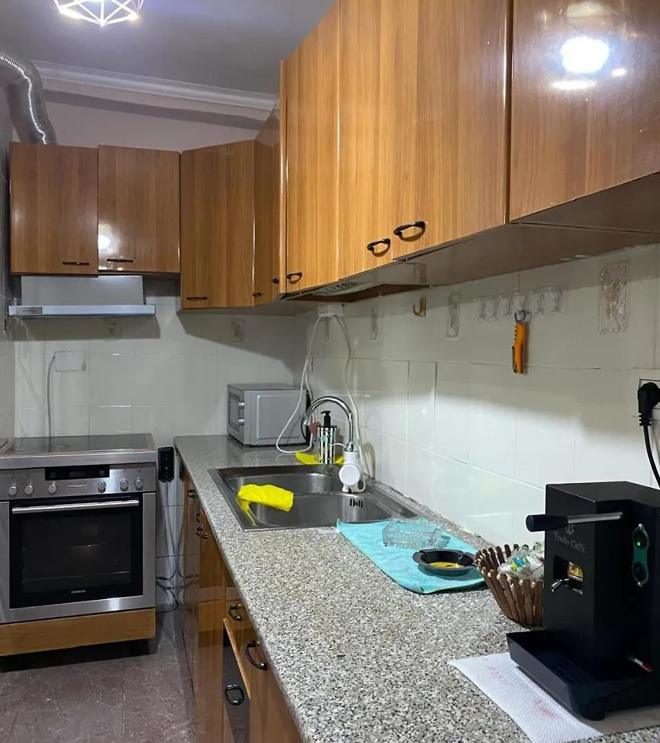 Cozy Breeze Central Apartment Durrës