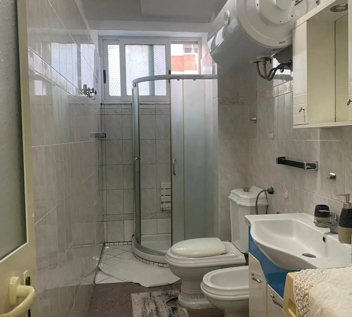 Cozy Breeze Central Apartment Durrës